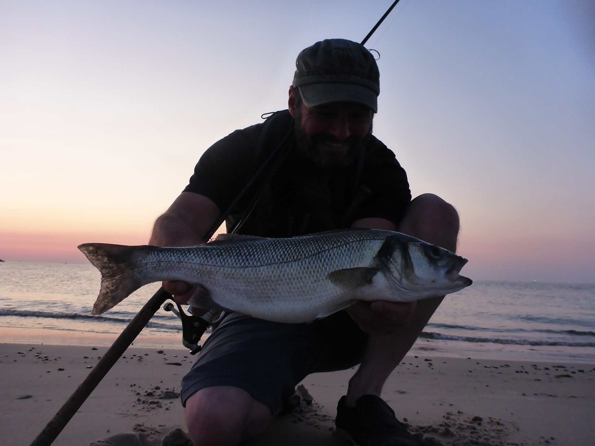 En ny tid for havbarsfiskeri er måske på vej. Måske er fiskeriet fra land på vej ud.